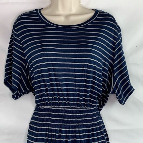 Bobeau Celeste navy and grey smocked waist dress NWT - Picture 3 of 8